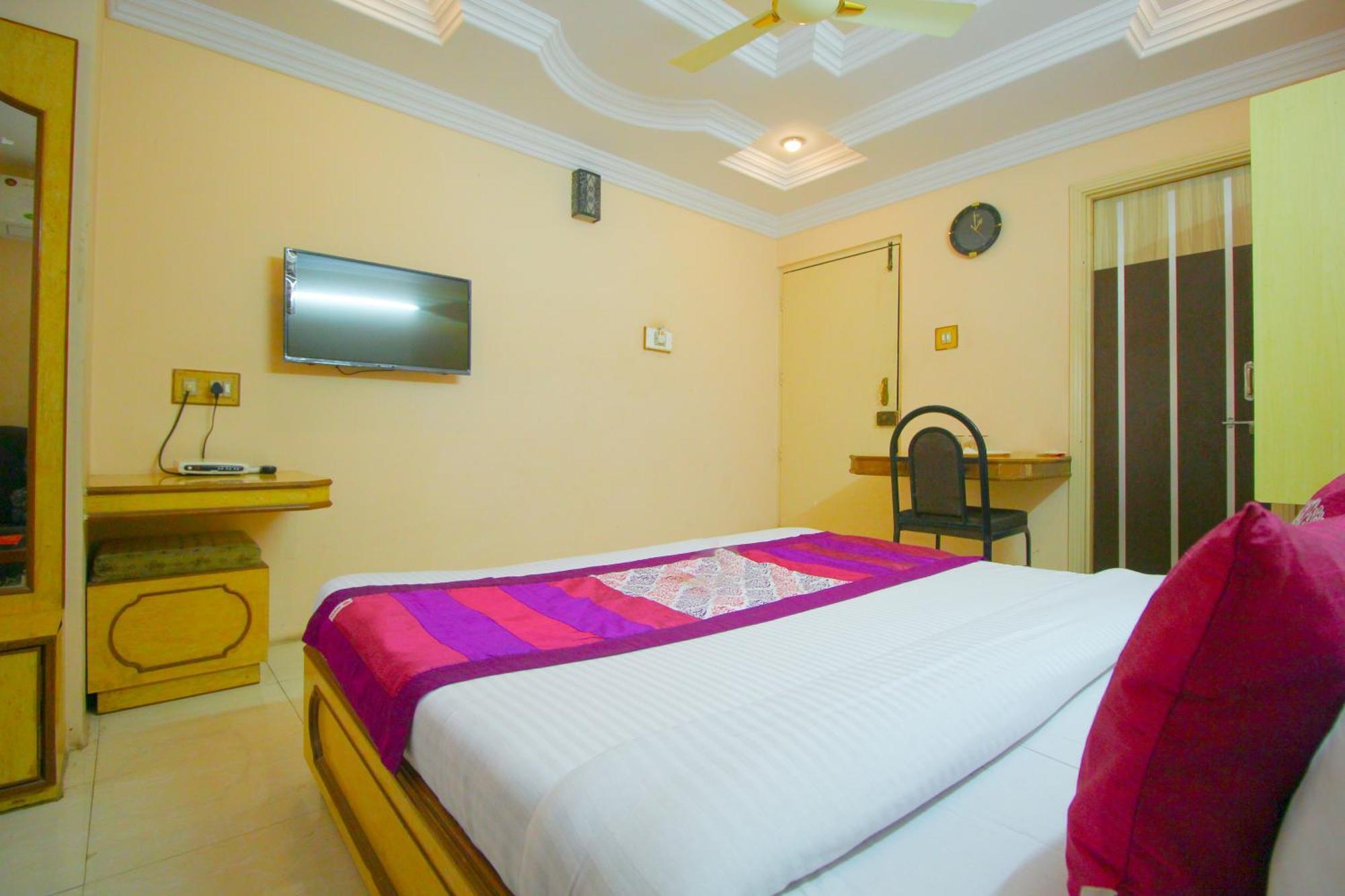 Hotel Upasana Rajkot Dış mekan fotoğraf