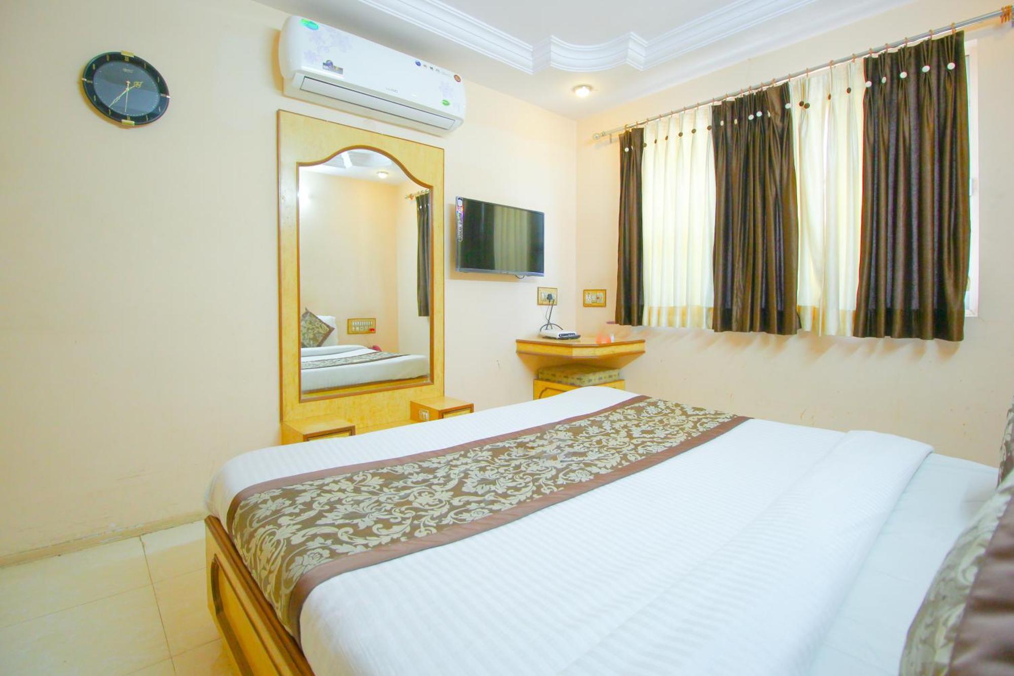 Hotel Upasana Rajkot Dış mekan fotoğraf