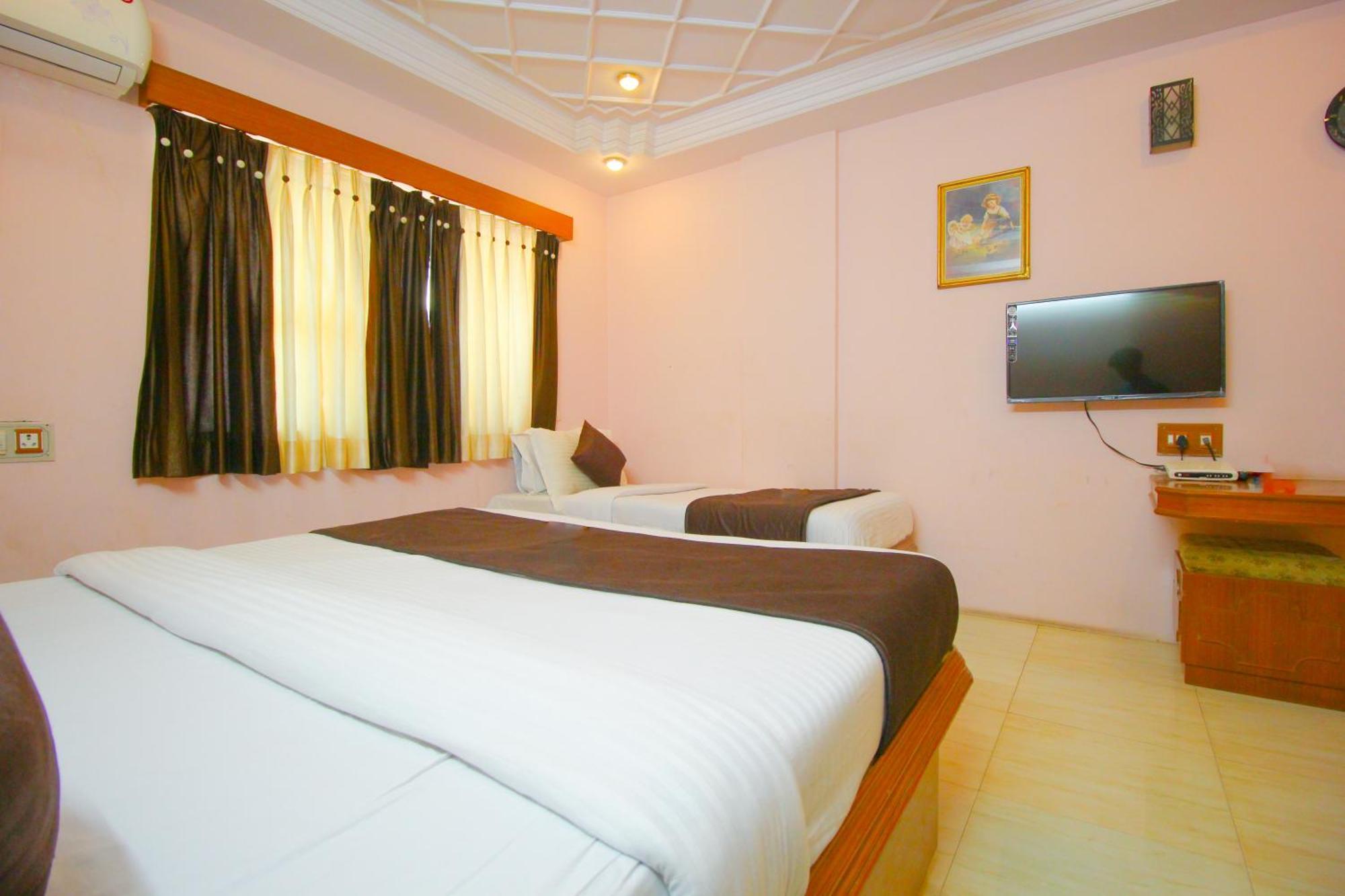 Hotel Upasana Rajkot Dış mekan fotoğraf